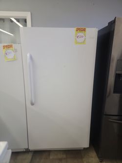 White Upright Freezer Single Door