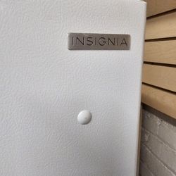 INSIGNIA REFRIGERATOR