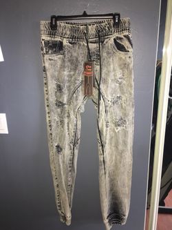 Men’s ripped style jogger jean pants (medium