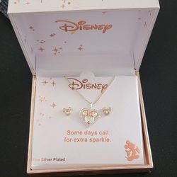 Disney Minnie Mouse Heart Pendant Necklace & Stud Earrings