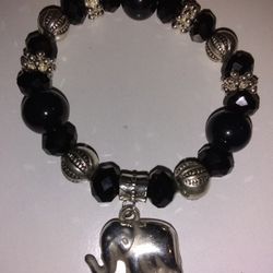 Beautiful ❤️ Black Stones Little Elefant . Bracelet 🎁🎁🎁