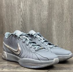 New Men’s Nike LeBron 21 Basketball Shoes Size 9