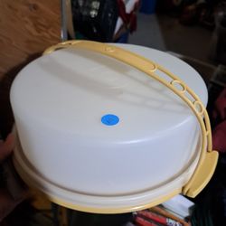 Tupperware Cake Holder 