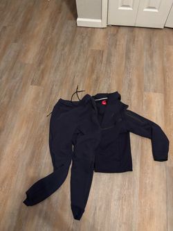 Navy blue nike tech set