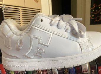 Dc shoes size 5.5