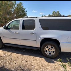 2010 Chevy Suburban For Parts!!!!