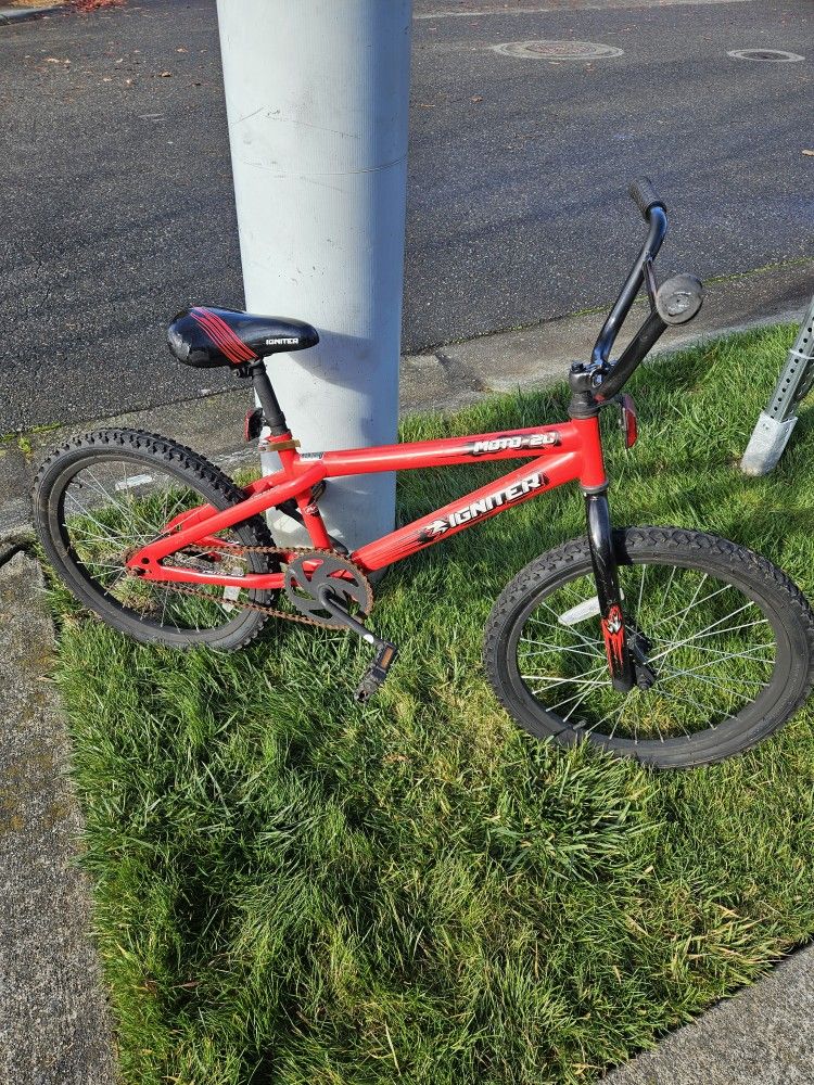 Kids Bike Igniter Moto-20, Foot Brakes, New Tires,  Very Good Condition 