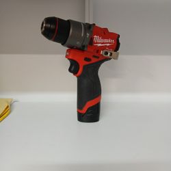 Milwaukee New M12 Fuel Brushless Hammer Drill More Battery 2.0 M12 