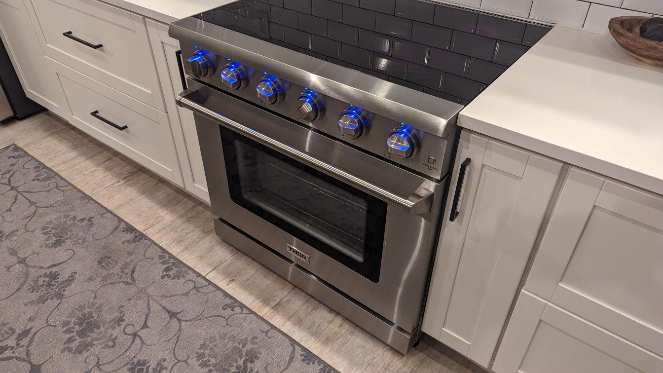 THOR Electric Range 36 Inch for Sale in Lake Worth, FL OfferUp