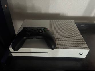 Xbox One S 1TB **FREE DELIVERY**