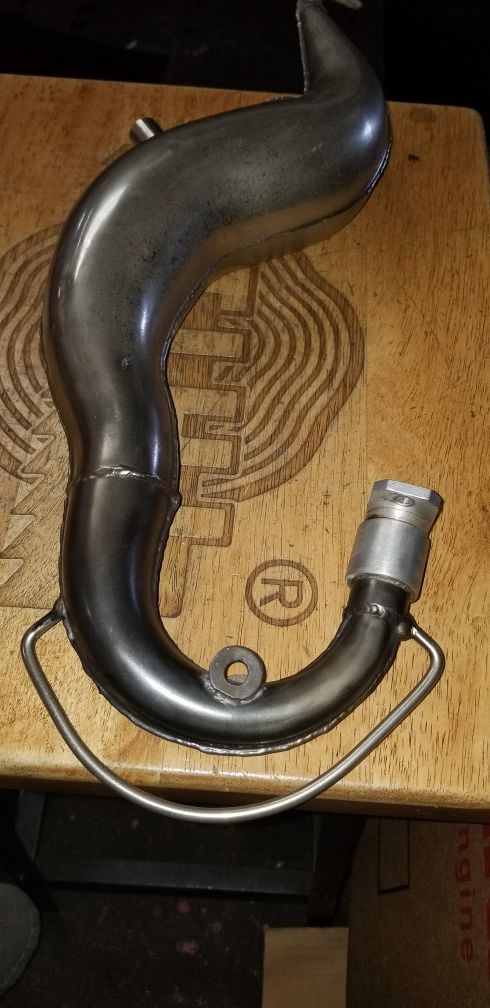 Exhaust pipe expansion chamber with 40mm flange