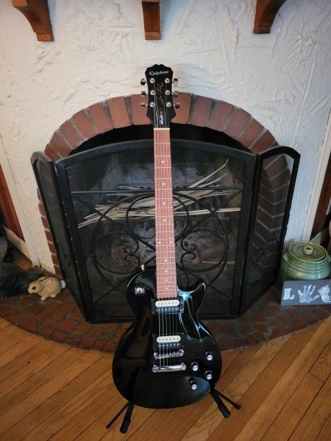 Epiphone Les Paul Studio LT - (contact info removed)0891 - W / Hard Shell  Case 