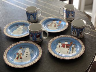 Christmas Coffee cups and Dessert Plates