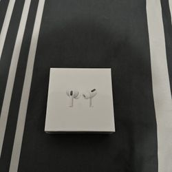 AirPods Pro MagSafe