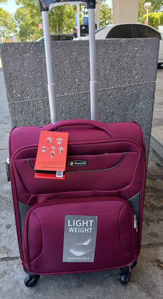 New Light Weight 20" TSA Approved Carry On Luggage Brand New $40 Firm Delivery Available!!!!!*****