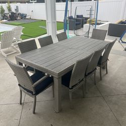 Outdoor Dining Table And Chairs 