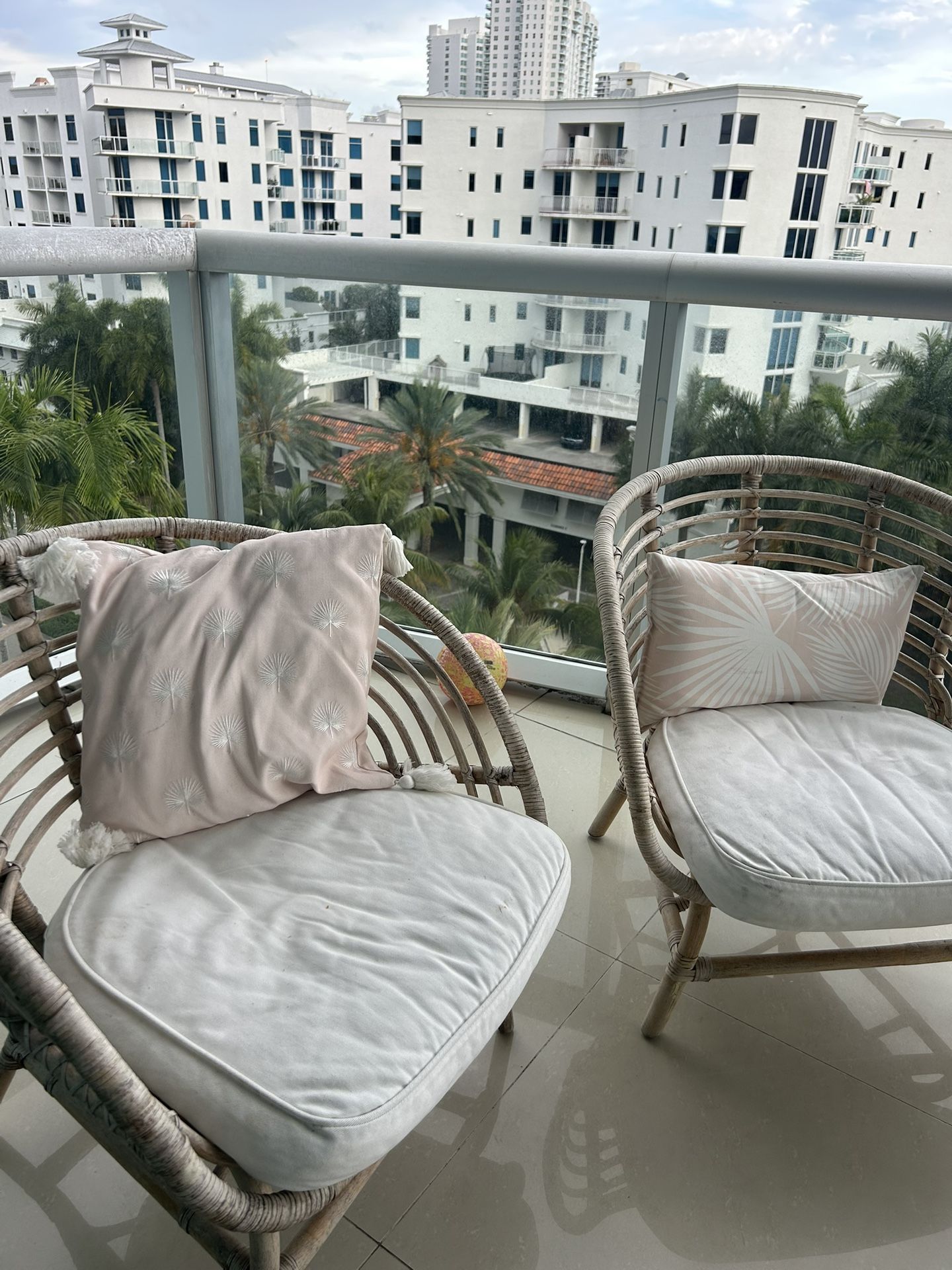 Chair*2