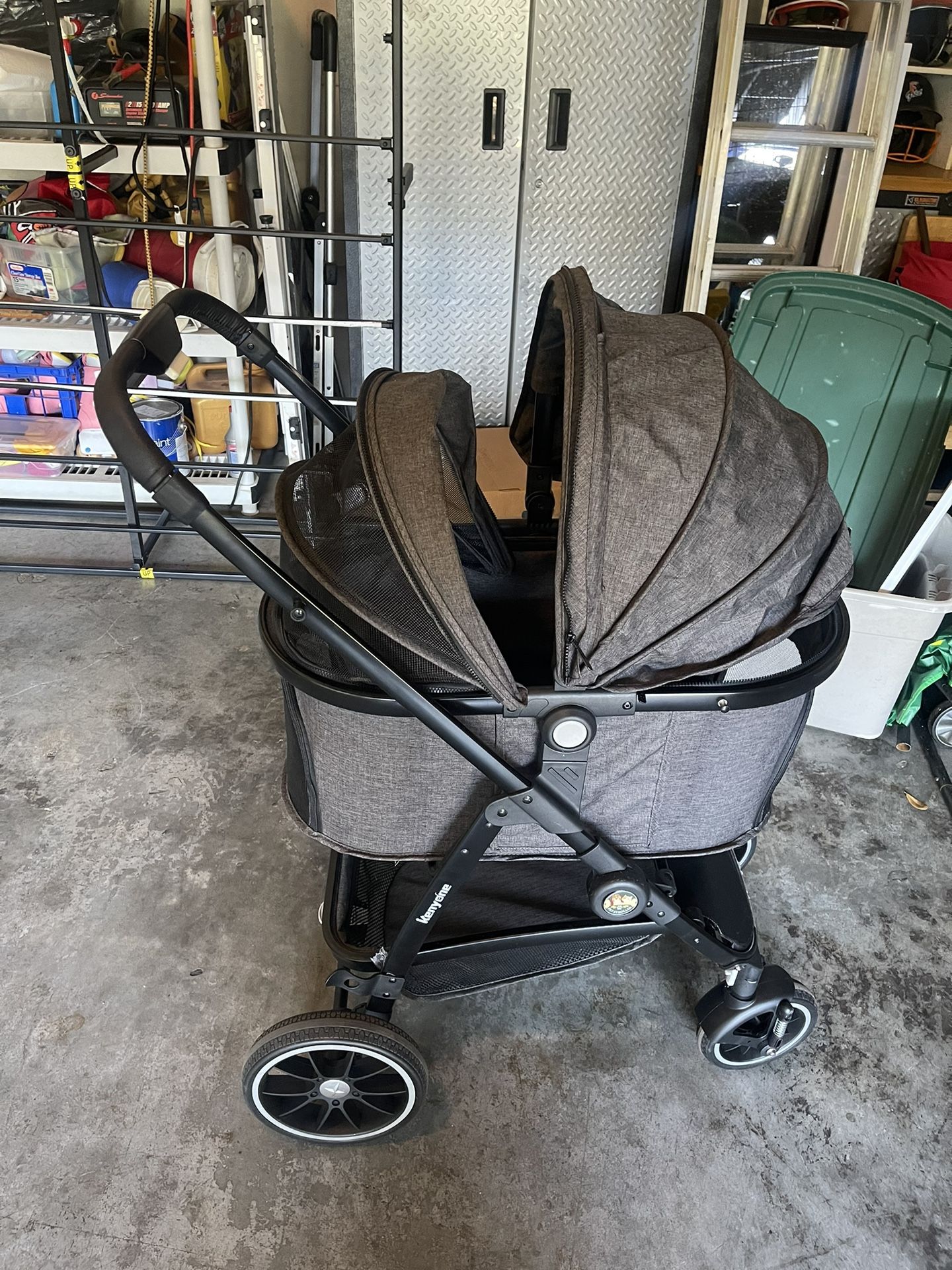 Dog stroller