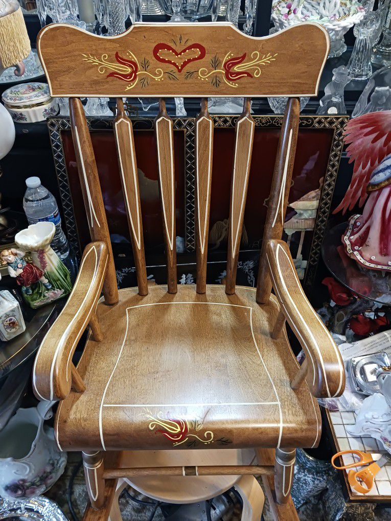  GORGEOUS LOOKING VINTAGE  small  ROCKING CHAIR  THIS WAS IN A ANTIQUE  SHOP  FOR  SHOE THIS IS  REALLY  NEAT 