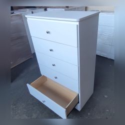 Five drawers dresser with rails