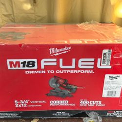 Milwaukee M18 FUEL 18V 10 in. Lithium-lon Brushless Cordless Dual Bevel Sliding Compound Miter Saw Kit with One 8.0 Ah Battery