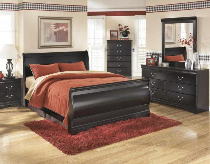 New Huey Vineyard Black Sleigh Bedroom Set

& King and queen bed frame, dresser, nightstand, mirror