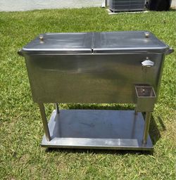 Stainless steel cooler with wheels 37.5 x 35.5 x 15