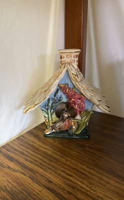 Birdhouse Decor