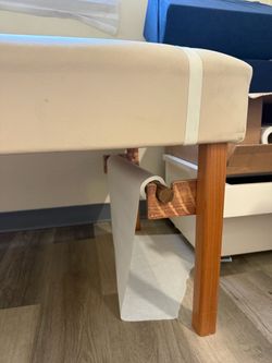 Massage treatment table with face hole