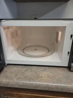 Oster microwave Oven for Sale in Irvine, CA - OfferUp