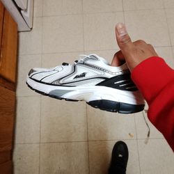 Avia Shoes Size 6 And A Half 