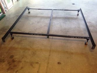 Queen, King or Cal King Metal Bedframe