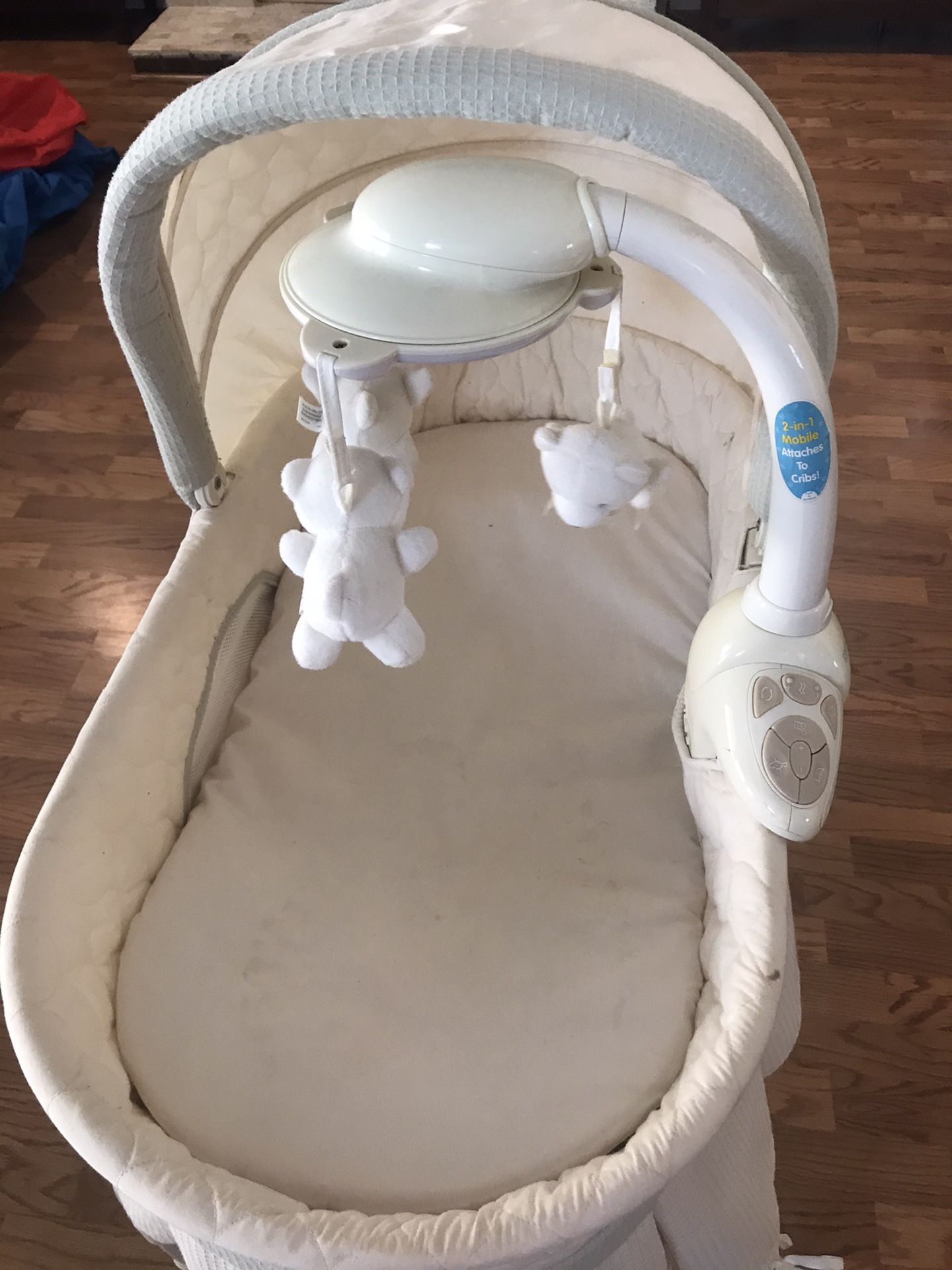 Kolcraft rocking bassinet