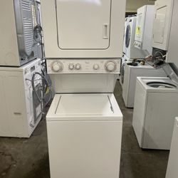 Apartment Size Stackable Washer Dryer – 220V – Clean & Ready