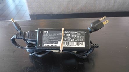 HP Genuine DC359A AC Adapter 380467-003 PPP009H Laptop Charger Power Supply