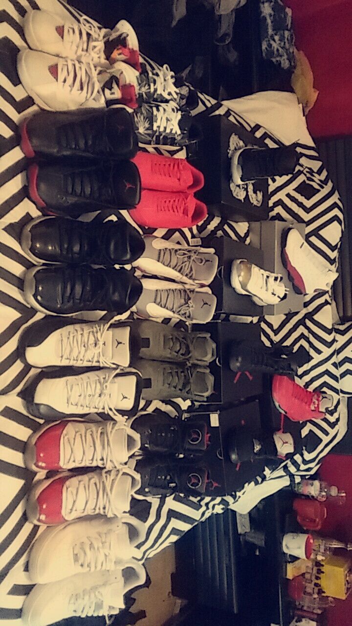 All size 10.5 prices vary. Hmu for more info