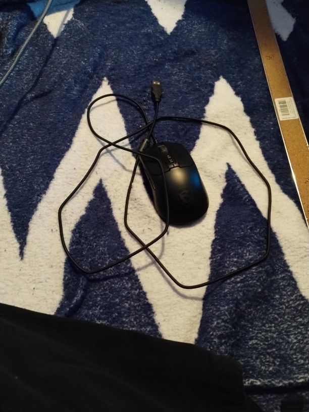 Black MSI GM100 gaming Mouse