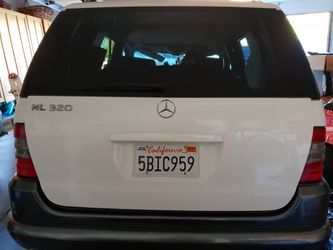 1998 Mercedes M320 rear tailgate