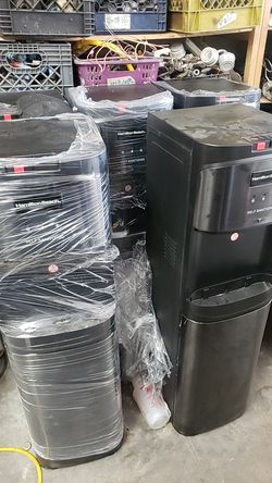 Bottom loading water dispenser hot and cold