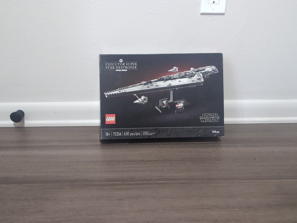 Star Destroyer Lego Set