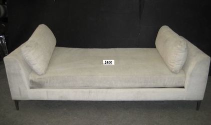 NICE DAY BED USE SOFA COUCH THERAPIST PSYCHOLOGIST SITTING CHAIR FREE DELIVERY