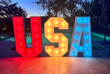 Marquee letters