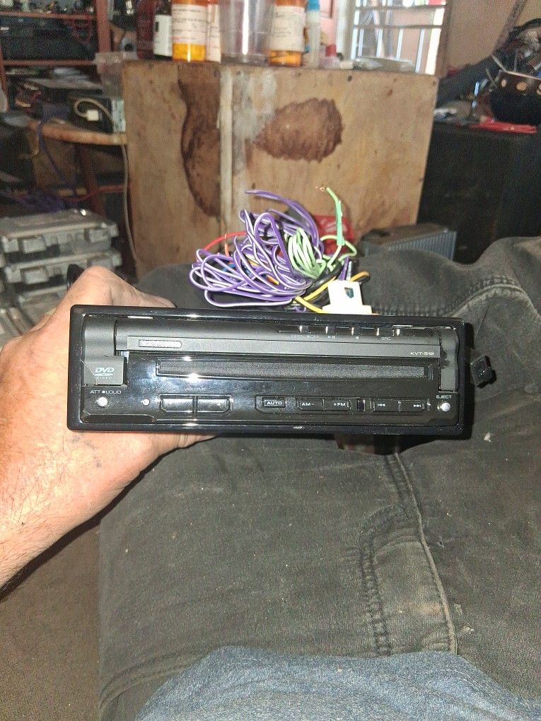 Kenwood Kvt-512 DVD Flip Up Screen