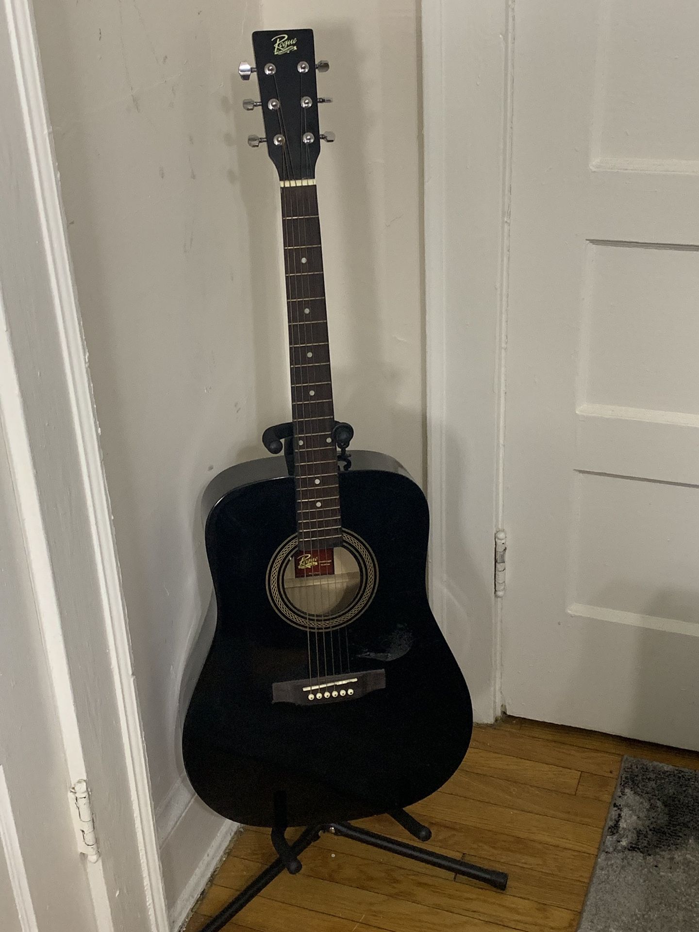 Rogue Acoustic Guitar