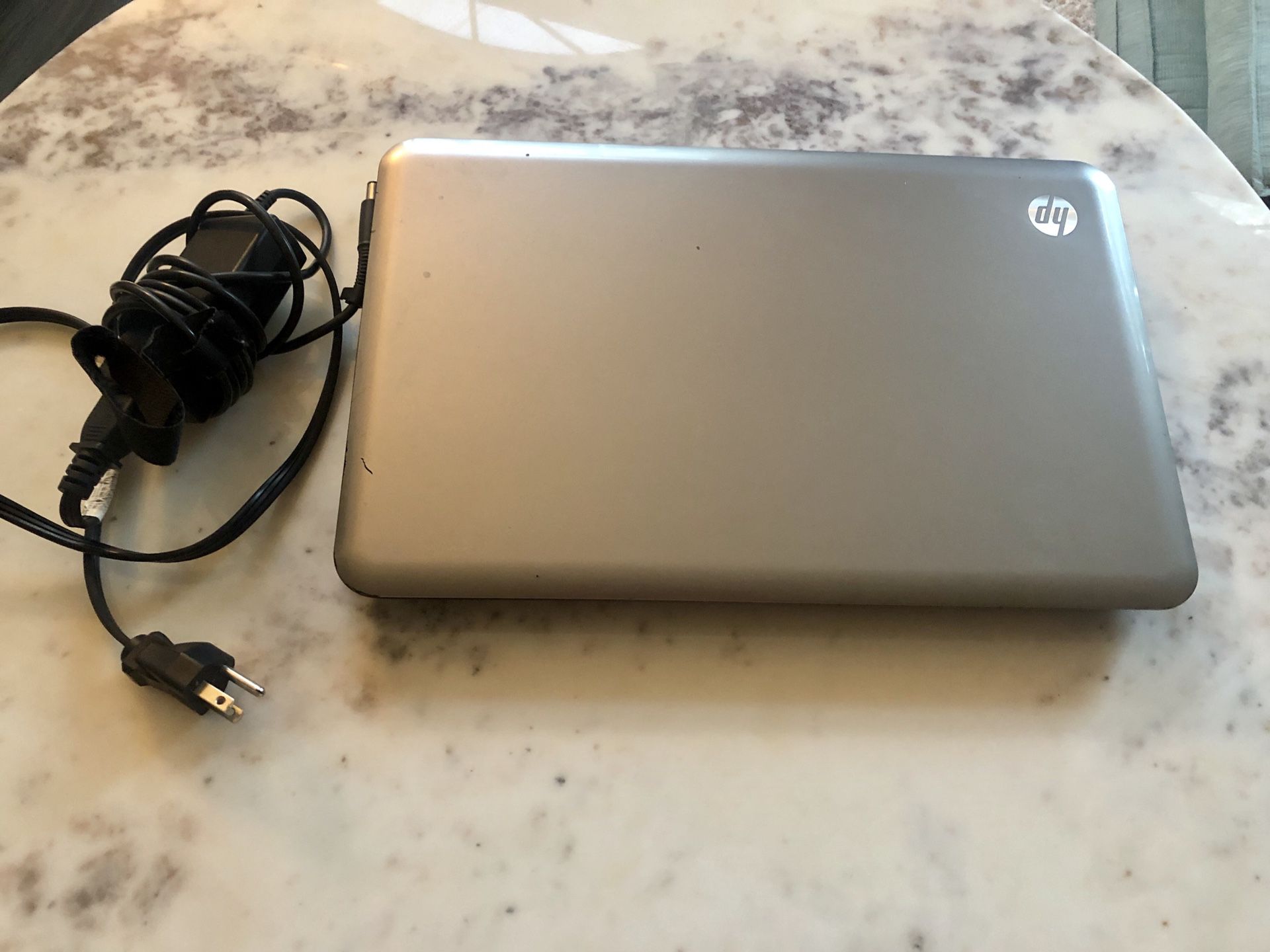 HP Pavilion G6 laptop ( with Samsonite bag)
