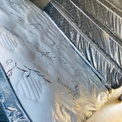 Brand New Pillow Top King Size Mattress 