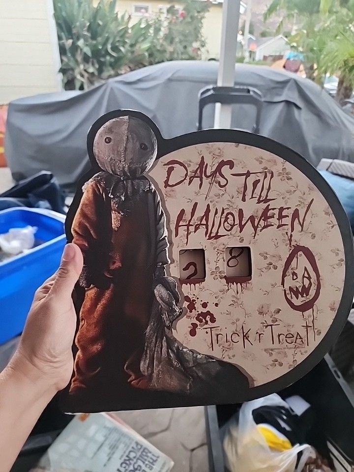 halloween trick or treat sam countdown calendar decoration sign