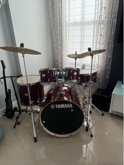 Yamaha Full Drum Set – Like New / Very Lightly Used