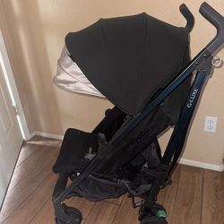 Uppababy Luxe umbrella stroller