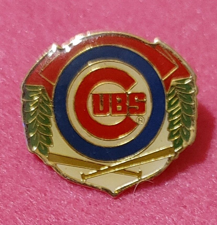 Chicago Cubs Vintage "LOGO IN LAURELS" COLLECTOR'S PIN BY IP UNUSED!😇 MINT CONDITION! GREAT FOR HATS! Please Read Description.